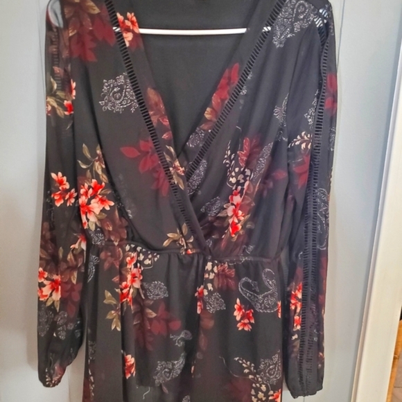 Floral Mesh Surplice Top - Picture 3 of 5